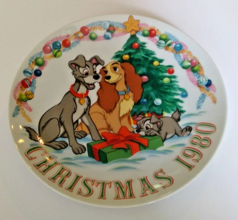 WALT DISNEY THIRD EDITION CHRISTMAS 1980 DECORATIVE PLATE- VINTAGE